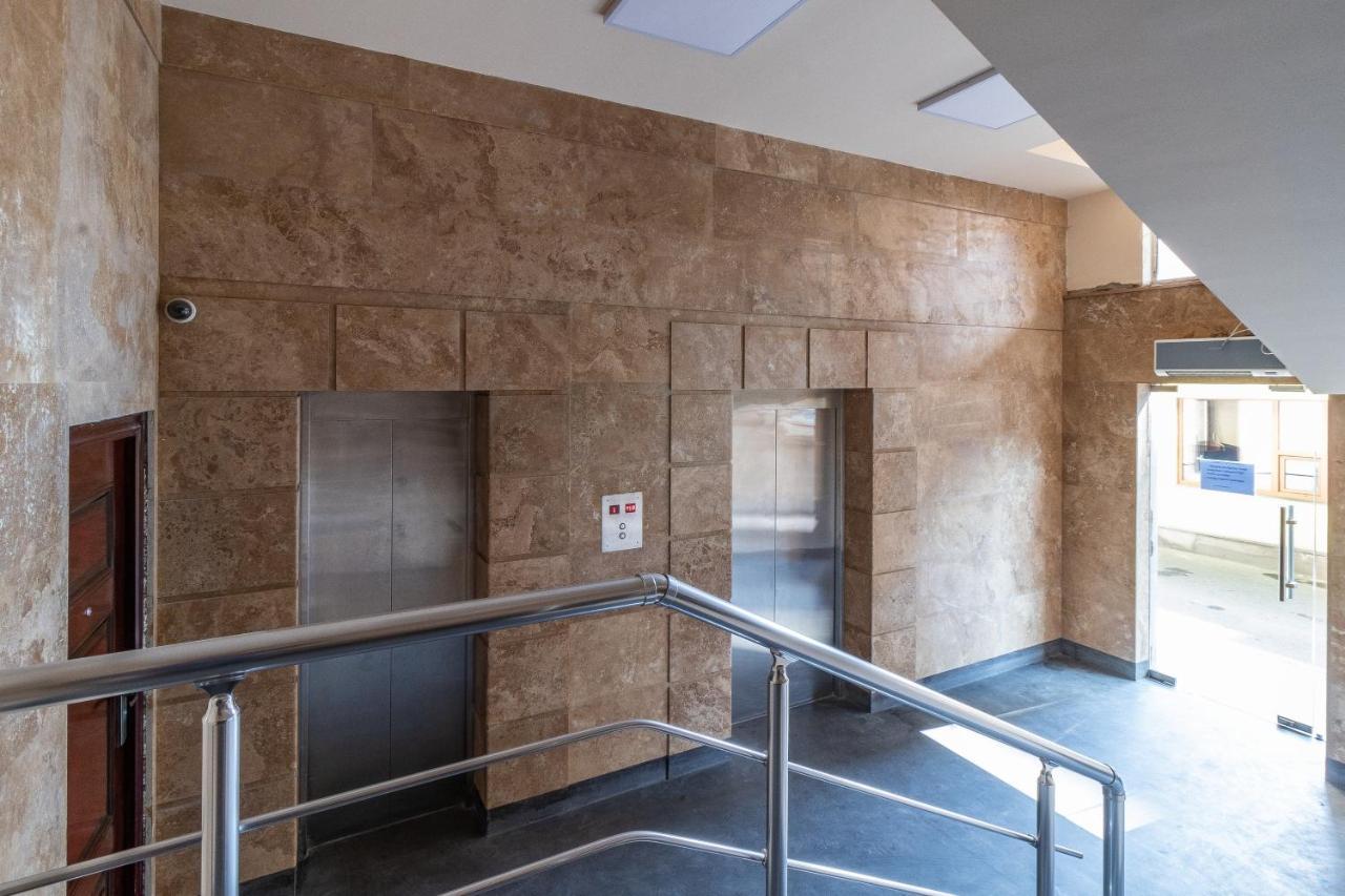 Stay Inn Apartments At Buzand 13 Street 예레반 외부 사진
