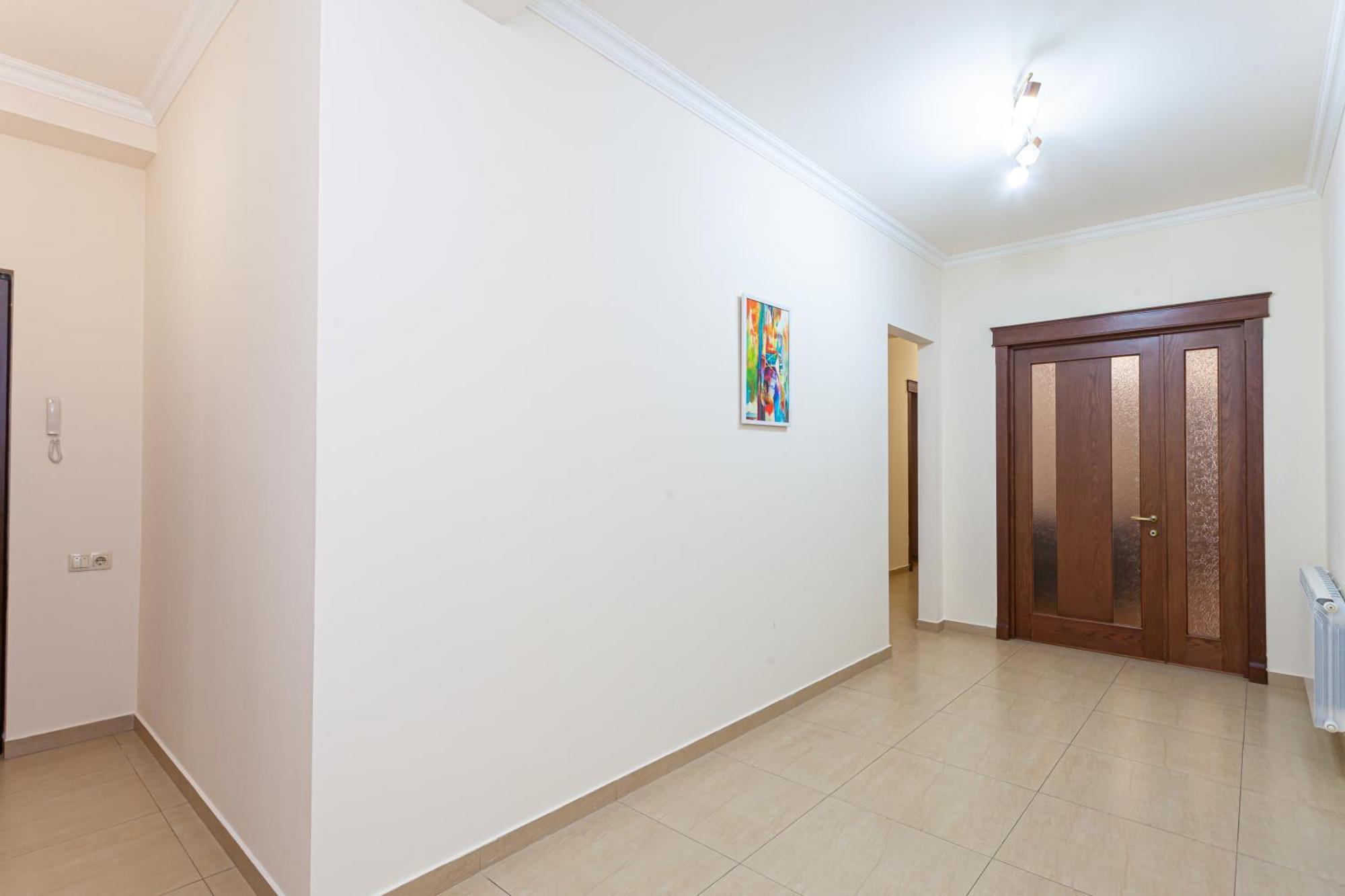 Stay Inn Apartments At Buzand 13 Street 예레반 외부 사진